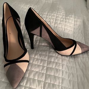Nine West Womens SZ 7.5 heel. Cream, black & grey. Worn 1x